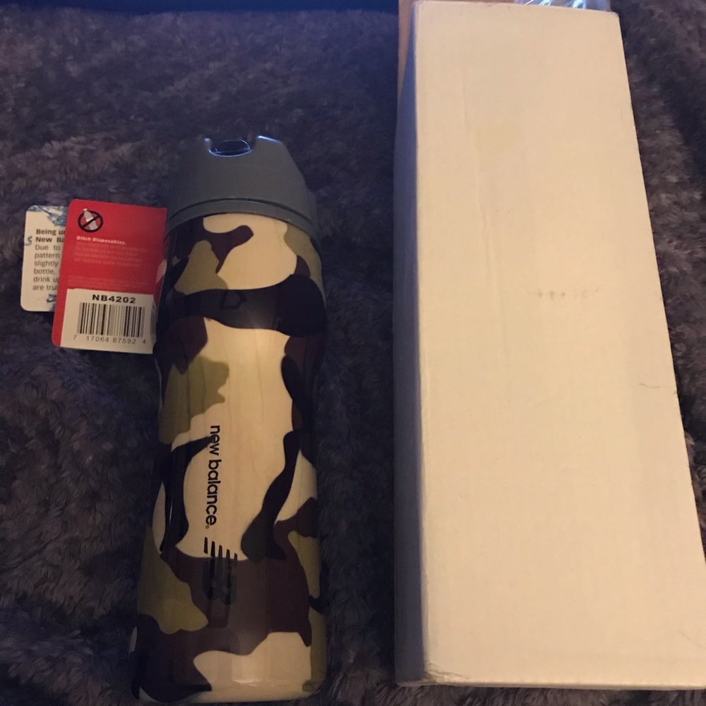 New Balance Camo Stainls Stl Flip-Straw Bottle NIB